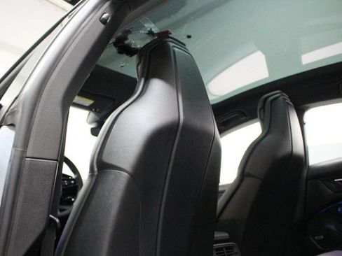 Used 2021 Porsche Taycan 4S w/ Premium Package image 29