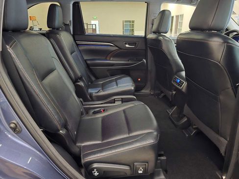 Used 2015 Toyota Highlander Limited Platinum AWD/4WD image 27
