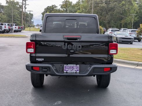 New 2025 Jeep Gladiator Sport image 6