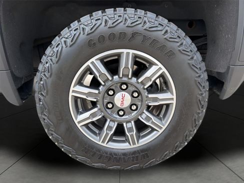 Used 2024 GMC Sierra 1500 AT4 w/ AT4 Premium Package AWD/4WD image 12