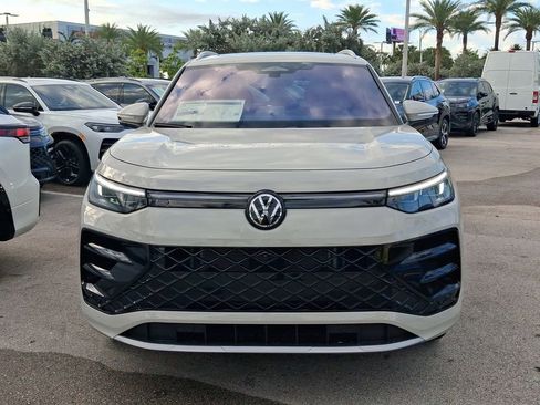 New 2026 Volkswagen Tiguan SEL R-Line image 2
