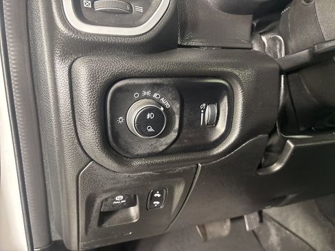 Used 2022 RAM 1500 Big Horn image 8