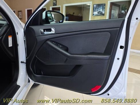 Used 2016 Kia Optima Hybrid FWD image 12