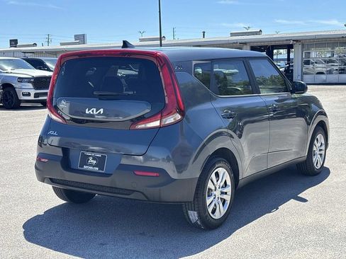 Used 2022 Kia Soul LX FWD image 5
