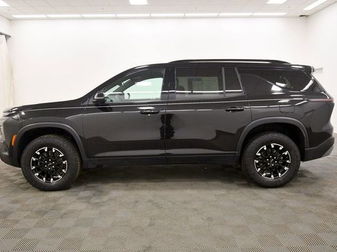 Used 2024 Chevrolet Traverse Z71 image 4