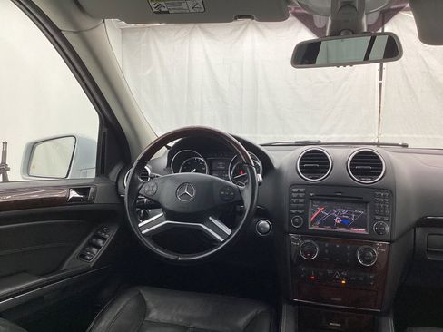 Used 2011 Mercedes-Benz GL 550 4MATIC image 34