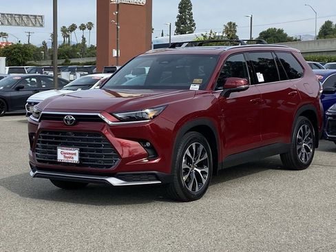 Certified 2026 Toyota Grand Highlander AWD Hybrid image 32