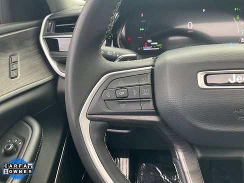 Used 2022 Jeep Grand Cherokee Limited 4xe image 39