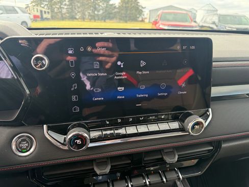 Used 2023 Chevrolet Colorado Z71 w/ Z71 Convenience Package 2 image 16