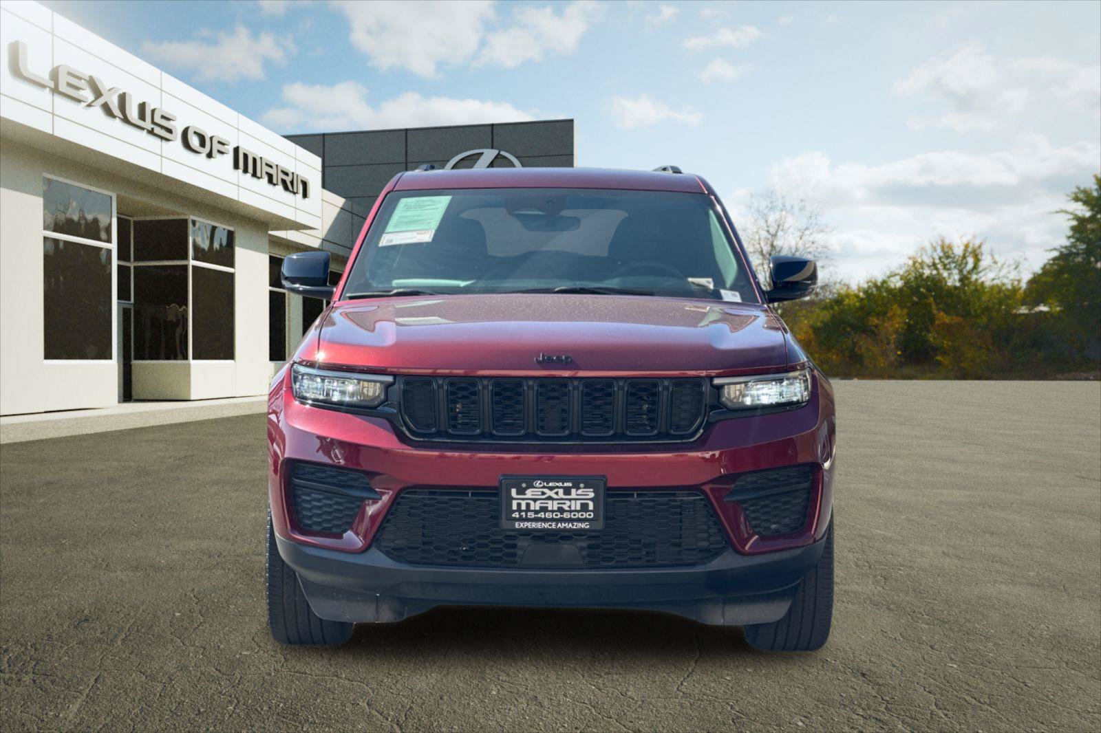 Used 2023 Jeep Grand Cherokee Altitude AWD/4WD image 6