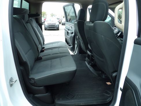 Used 2019 RAM 1500 Big Horn AWD/4WD image 16