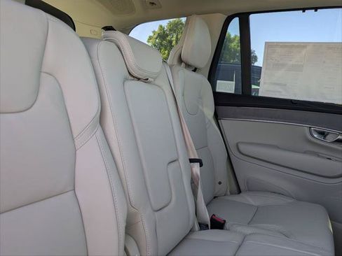New 2026 Volvo XC90 T8 Ultra w/ Protection Package Premier AWD/4WD image 13