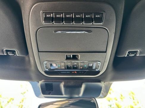 Used 2025 Ford F150 Raptor AWD/4WD image 33