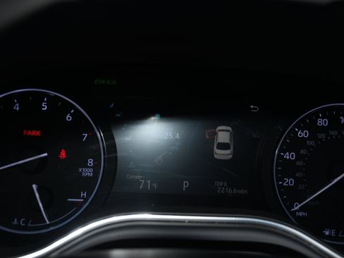 Used 2019 Toyota Avalon XSE image 14