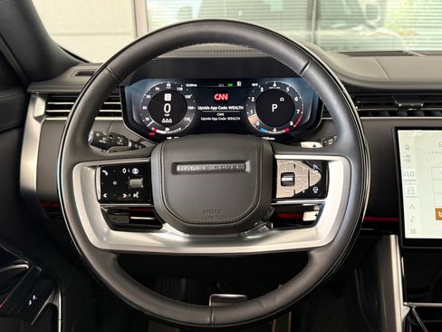 Used 2025 Land Rover Range Rover SE image 15