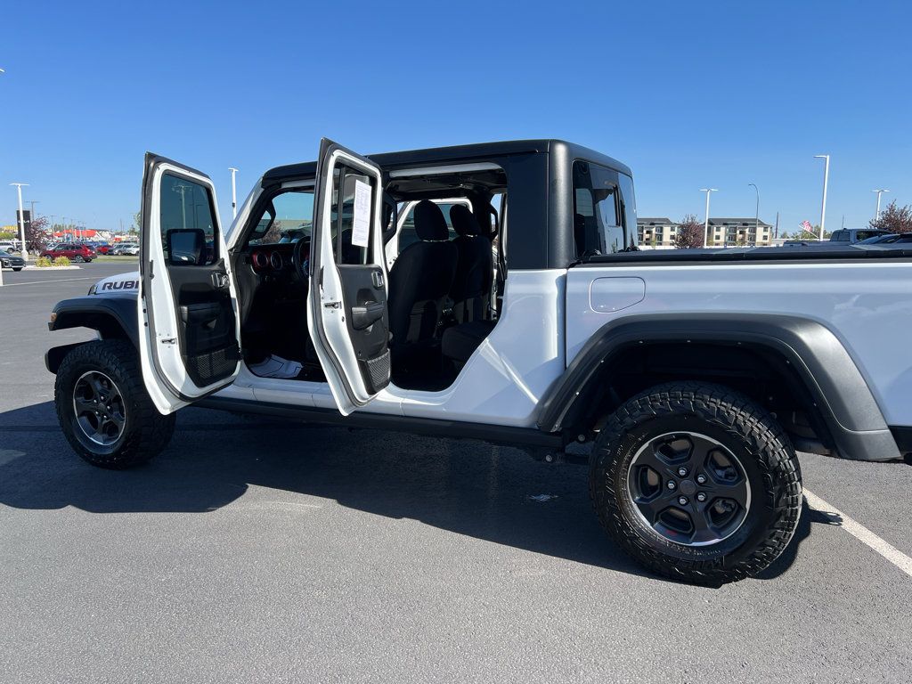 Used 2023 Jeep Gladiator Rubicon w/ Cold Weather Group AWD/4WD image 2