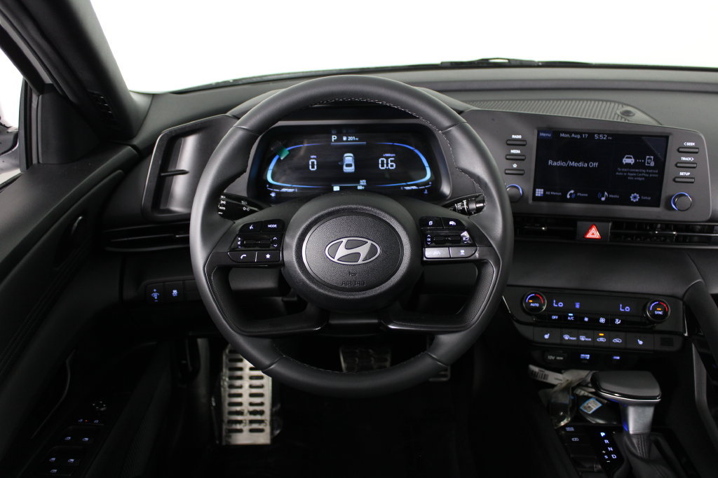 Certified 2026 Hyundai Elantra SEL Sport Premium FWD image 21