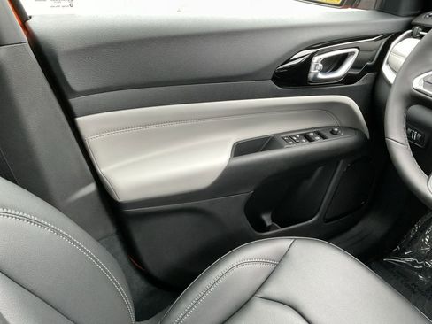 New 2026 Jeep Compass Limited image 17