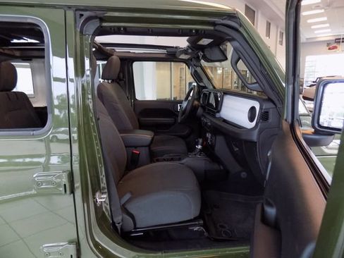 Used 2024 Jeep Wrangler Unlimited w/ Convenience Group AWD/4WD image 25