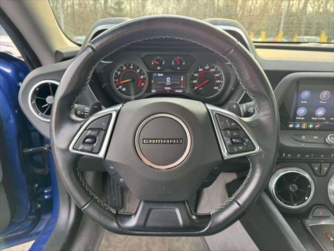 Used 2023 Chevrolet Camaro LT w/ Technology Package image 18