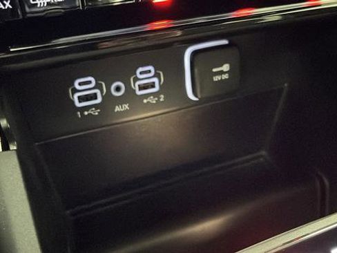 Used 2024 Jeep Grand Cherokee Limited w/ Black Appearance Package image 38