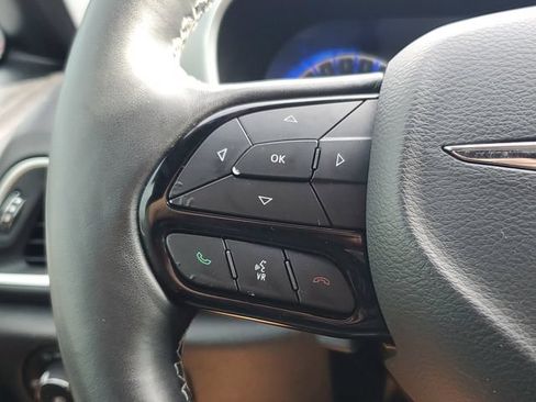 Used 2020 Chrysler Pacifica Touring-L Plus FWD image 14