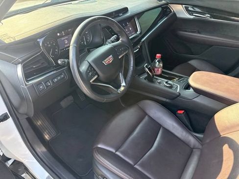 Used 2023 Cadillac XT6 Premium Luxury w/ Technology Package FWD image 15
