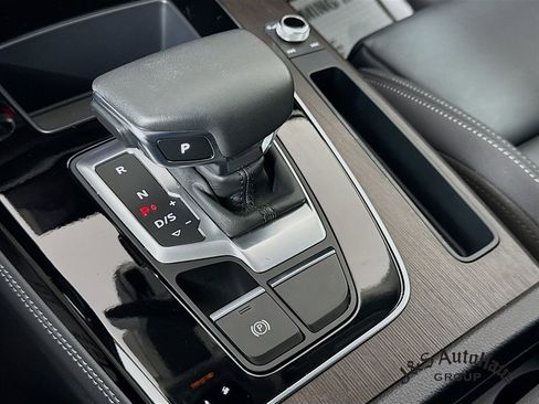 Used 2024 Audi Q5 e Premium Plus w/ Premium Plus Package image 21