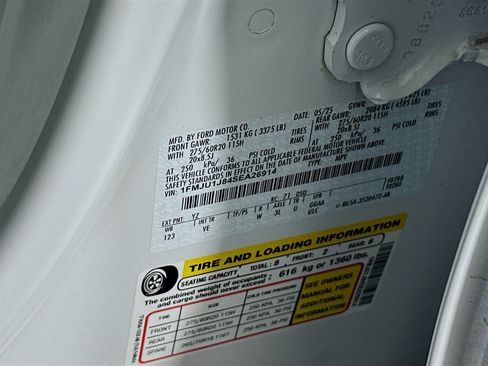 Used 2025 Ford Expedition Active AWD/4WD image 12
