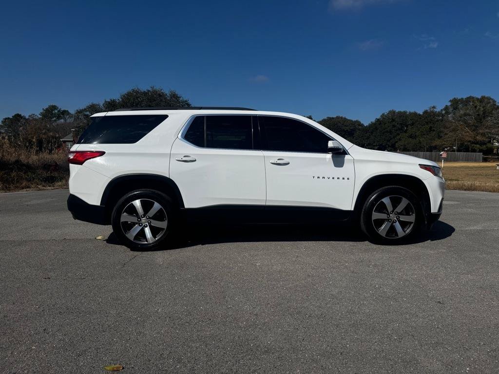 Used 2019 Chevrolet Traverse LT w/ LT Premium Package FWD image 6