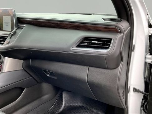 Used 2023 Chevrolet Suburban LT RWD image 19