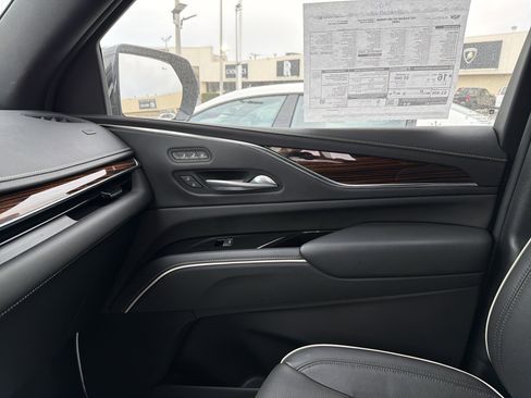 Used 2023 Cadillac Escalade ESV Premium Luxury w/ Performance Package image 20