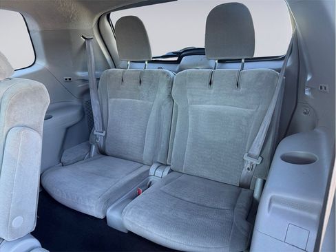 Used 2012 Toyota Highlander FWD w/ Tech Pkg image 17