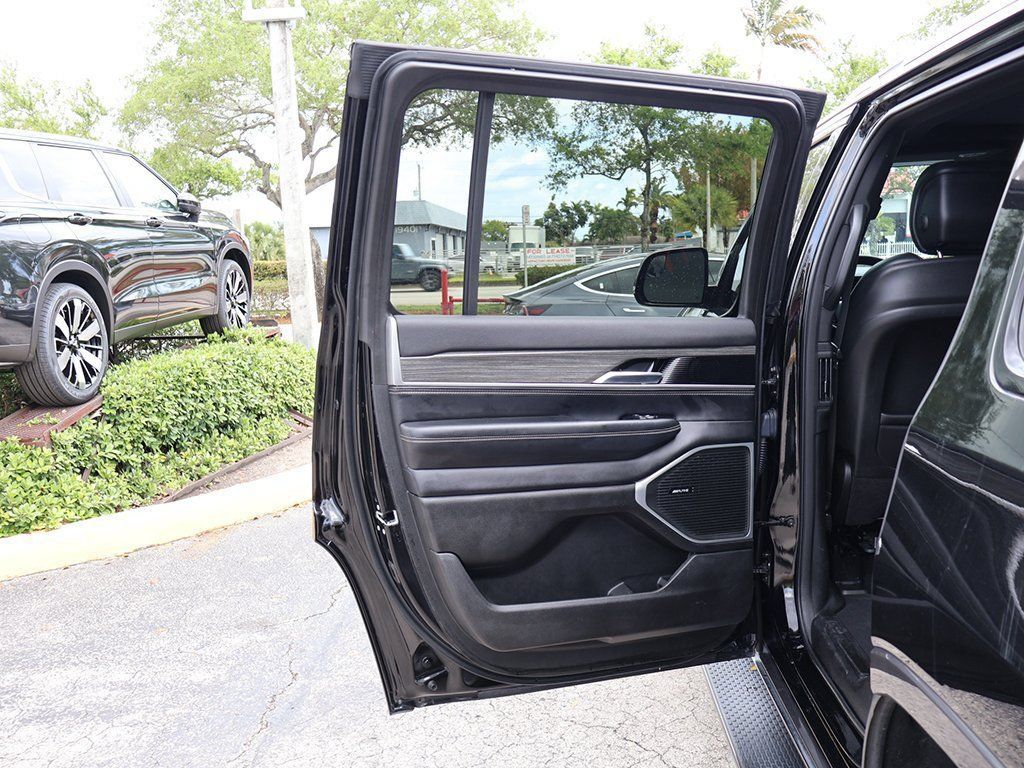 Used 2022 Jeep Wagoneer Series II w/ Premium Group I AWD/4WD image 28