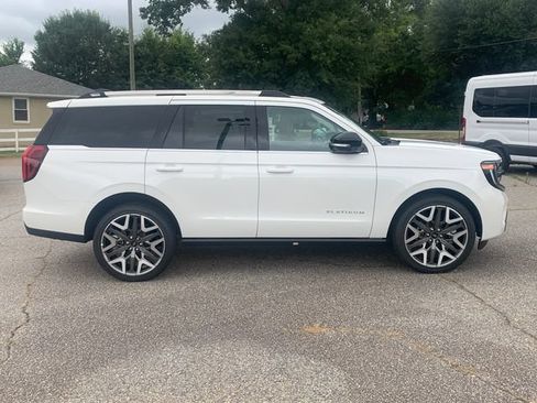 New 2027 Ford Expedition Platinum w/ Platinum Ultimate Package AWD/4WD image 4