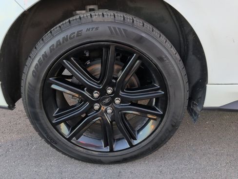 Used 2020 Ford Edge ST-Line image 9