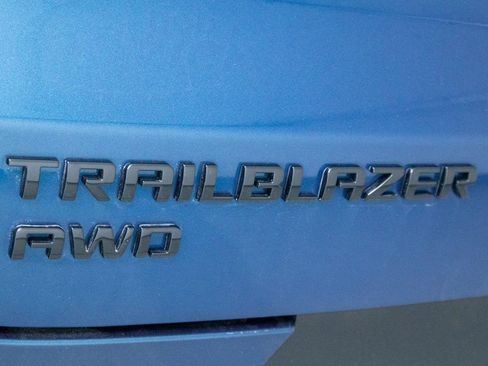 Used 2021 Chevrolet TrailBlazer LT w/ Premium Seating Package AWD/4WD image 31