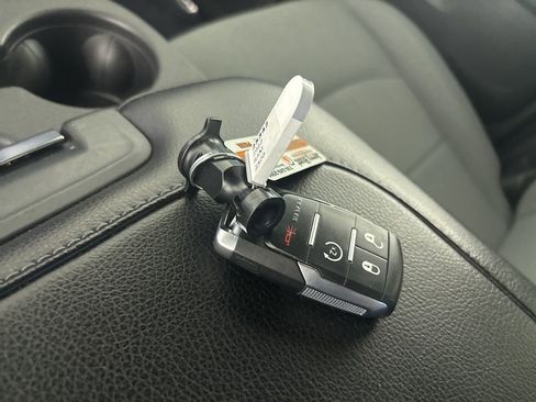 Used 2022 RAM 2500 Big Horn w/ Cold Weather Group image 19