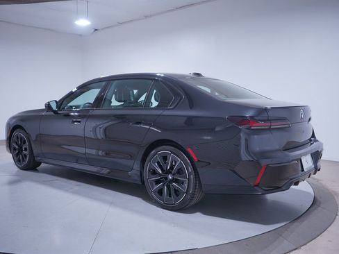 Used 2025 BMW 740i w/ Premium Package image 3