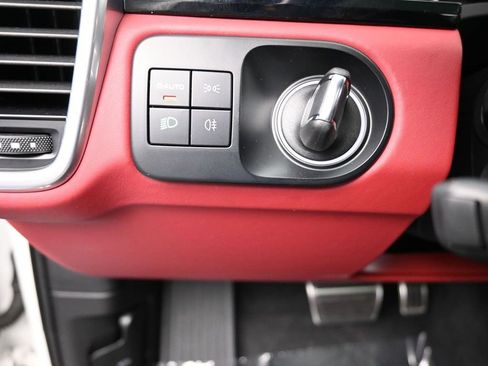 Used 2022 Porsche Cayenne Turbo S image 27