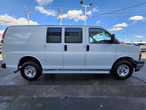 Used 2023 GMC Savana 2500 w/ Driver Convenience Package image 6