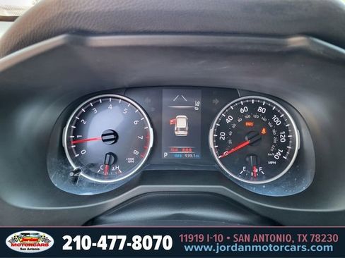 Used 2019 Toyota RAV4 LE FWD image 28