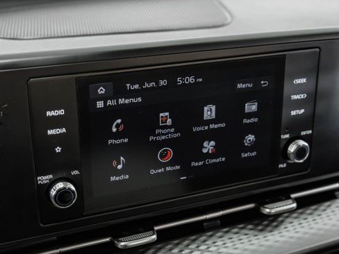 Used 2023 Kia Carnival LX FWD image 28