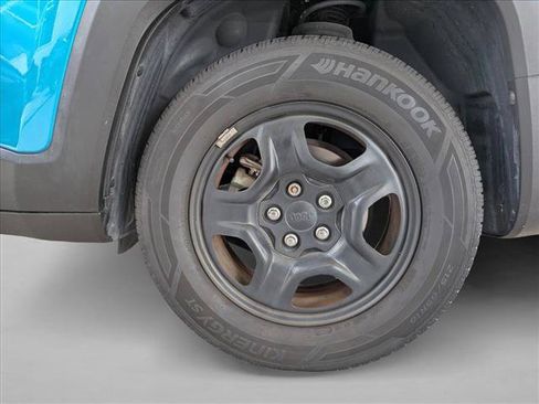 Used 2019 Jeep Renegade Sport FWD image 13