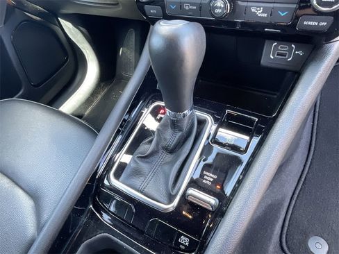 Used 2024 Jeep Compass Limited image 28