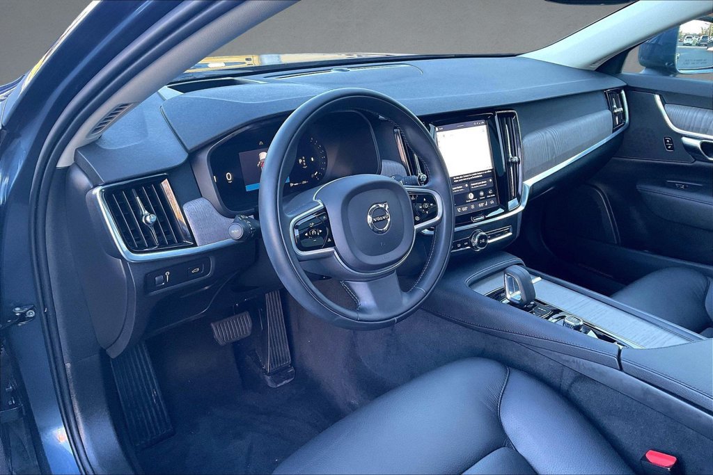 Used 2022 Volvo V90 B6 Cross Country w/ Advanced Package AWD/4WD image 18
