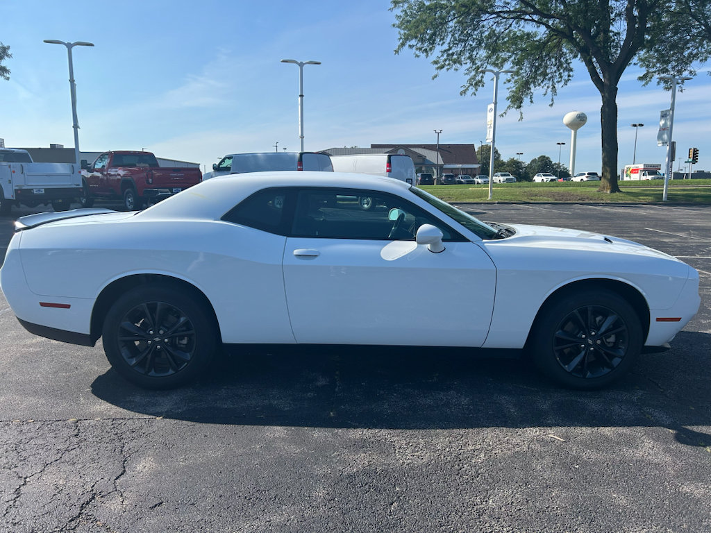 Used 2023 Dodge Challenger SXT w/ Blacktop Package AWD/4WD image 4