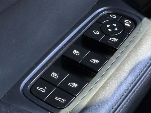 Used 2024 Porsche Cayenne Coupe AWD/4WD image 24