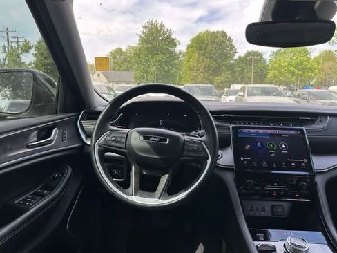 Used 2022 Jeep Grand Cherokee L Limited image 19