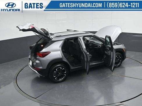 Used 2023 Chevrolet TrailBlazer LT FWD image 48